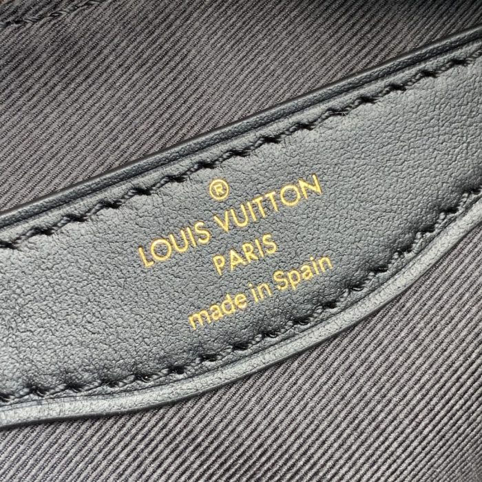 Louis Vuitton BOULOGNE M45831