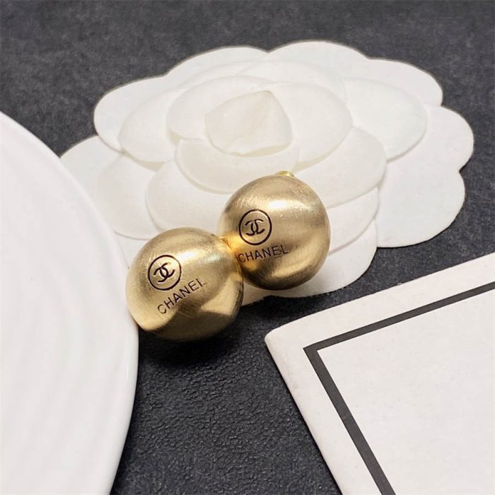 Chanel brushed gold stud earrings
